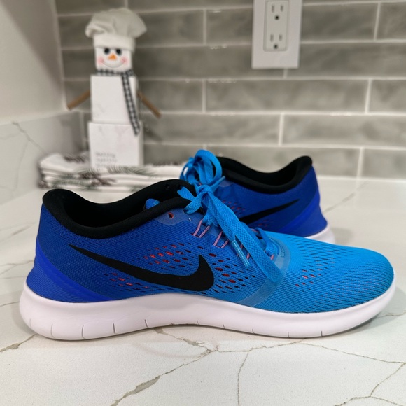Nike Free RN. Women Size 5.5 Color Blue And Pink. - Picture 4 of 10